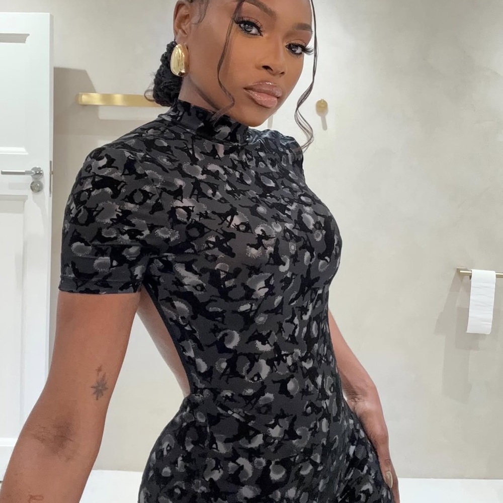 Elegant Black Patterned Dress